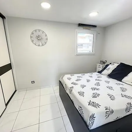 Apartment Superbe Avec Terrasse 2 Chambres, 4 A 5 Couchages Piscine, A Deux Pas Des Plages Et De La Croisette *