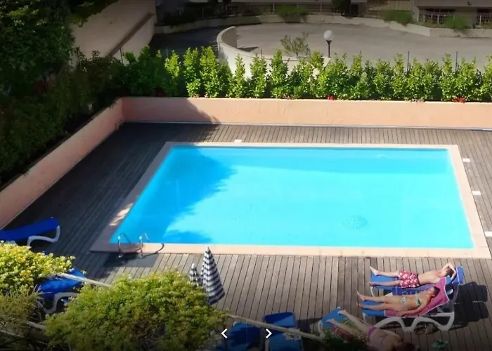 Daire Superbe Avec Terrasse 2 Chambres, 4 A 5 Couchages Piscine, A Deux Pas Des Plages Et De La Croisette *