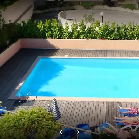 Appartement Superbe Avec Terrasse 2 Chambres, 4 A 5 Couchages Piscine, A Deux Pas Des Plages Et De La Croisette *